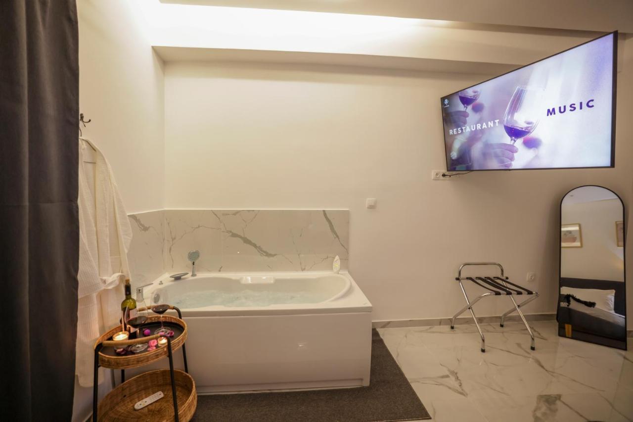 Apollo 2 Bd Jacuzzi Suite Atena Exterior foto