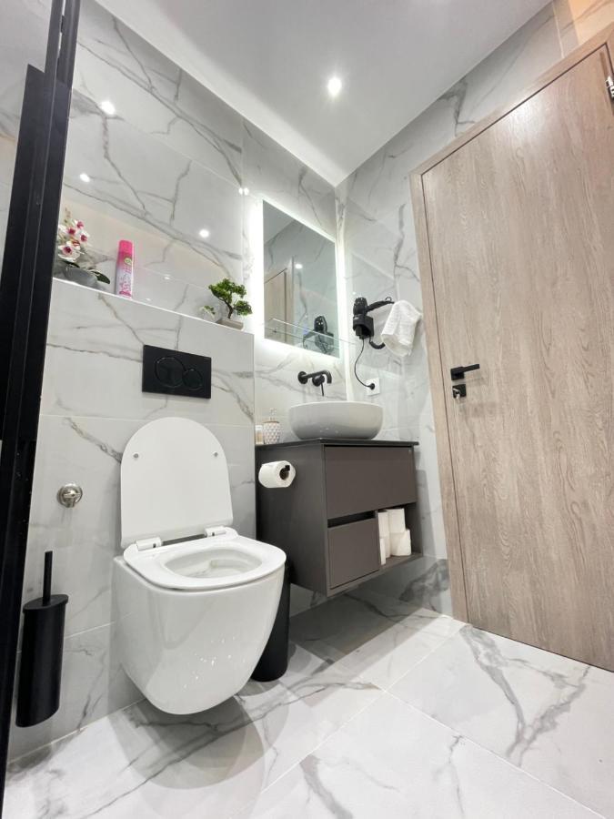 Apollo 2 Bd Jacuzzi Suite Atena Exterior foto