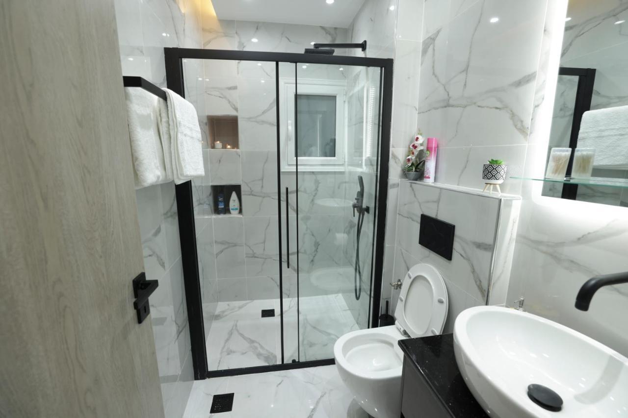 Apollo 2 Bd Jacuzzi Suite Atena Exterior foto